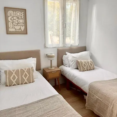 First Line With Ocean Views Apartmán *